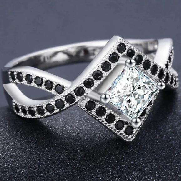 NWOT Cz Engagement Ring Size 7 - Picture 3 of 8